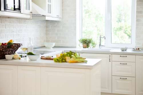 Bright modern kitchen optimised for feng shui at design stage by a Melbourne feng shui consultant